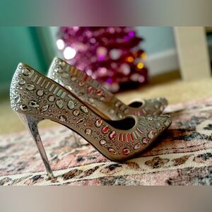 New GORGEOUS  jeweled rhinestone HOLIDAY HEELS